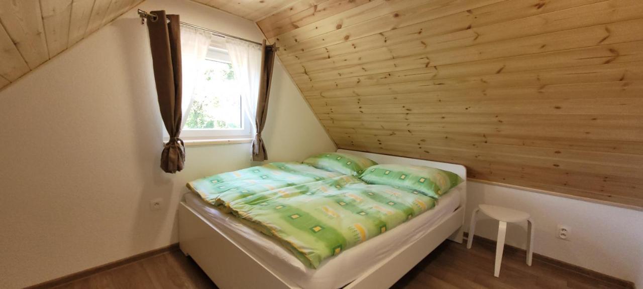 Vilka Cibulka A Chata Cesnacik Ižipovce Buitenkant foto