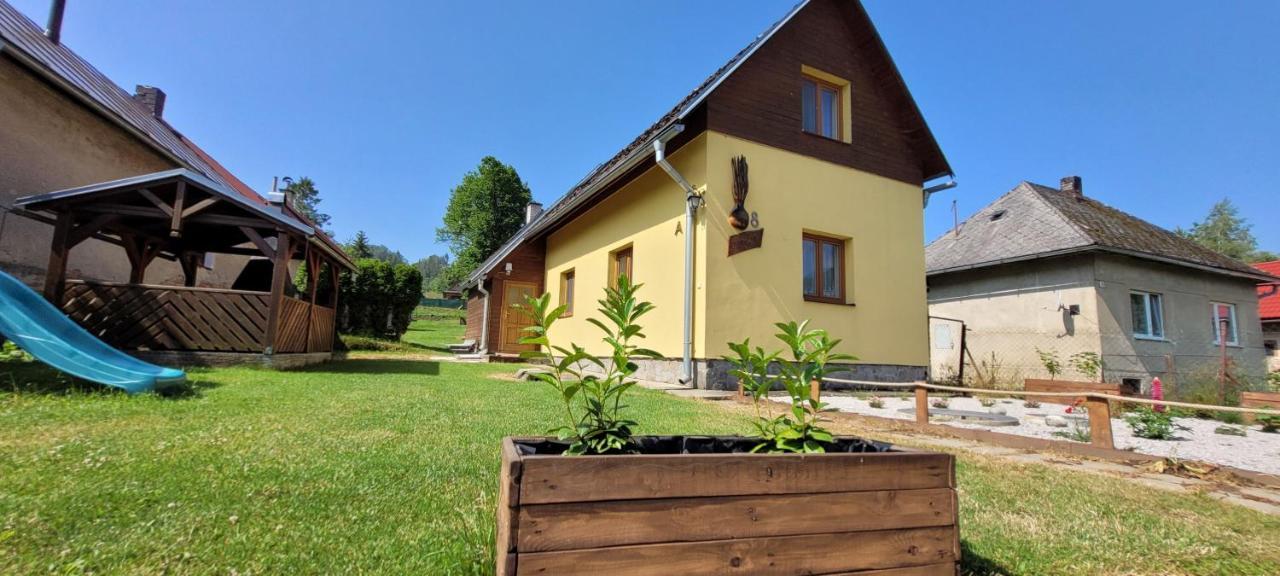 Vilka Cibulka A Chata Cesnacik Ižipovce Buitenkant foto